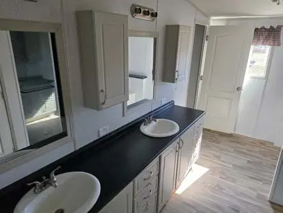 Lucero 4 bedroom doublewide manufactured home bathroom