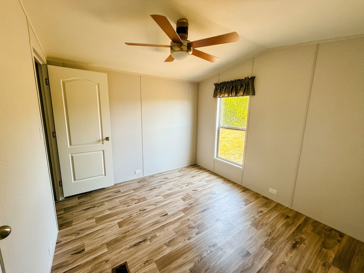 Paloma 2 bedroom singlewide manufactured home interior photo 5
